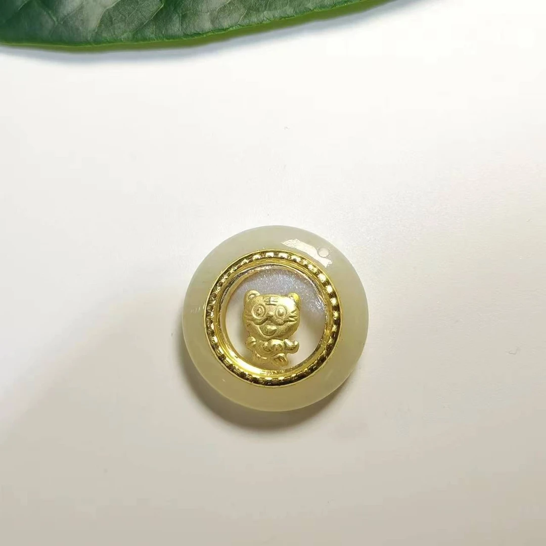 和田玉宝宝虎吊坠赠绳子【多样性发其一】