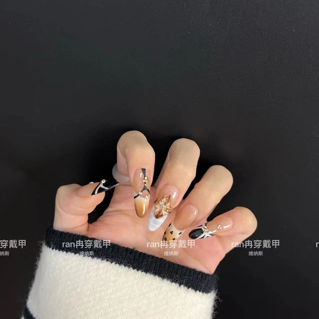 （维纳斯）RAN·冉 爆款纯手工穿戴甲秋冬法式手绘款显白轻奢美甲