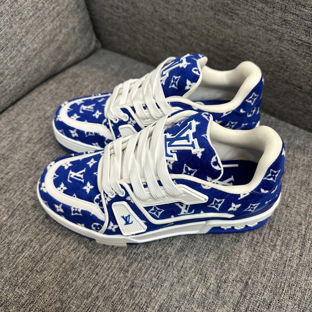 全新未使用 LouisVuitton/路易威登 Trainer蓝白满印绒布板鞋情侣