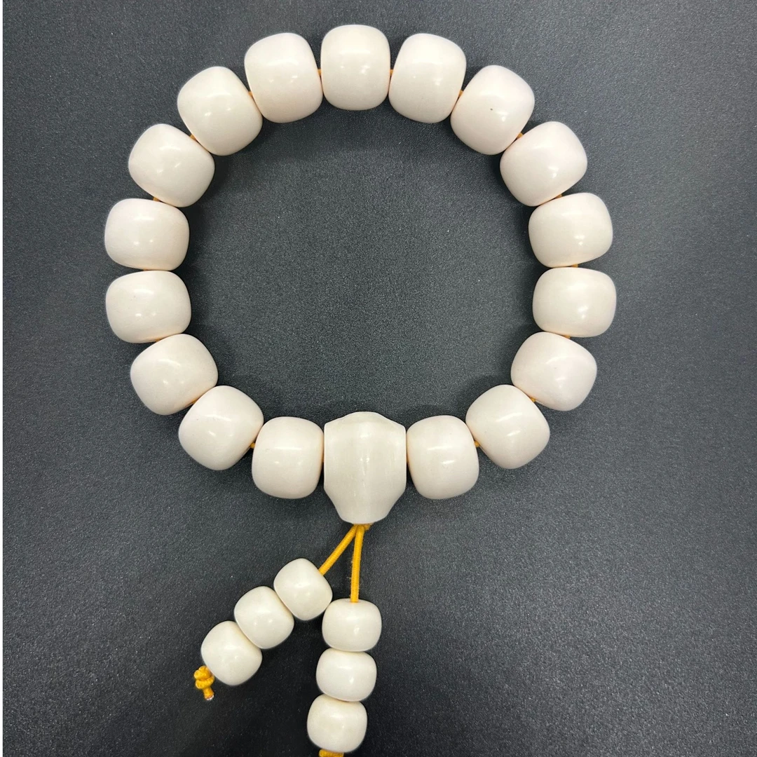 1.4规格老型鲨鱼背三通单圈款，养殖鹿角，手串材质温润如玉 时尚款