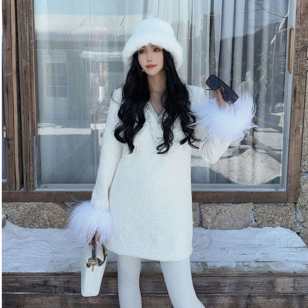 DUOMI【白雪美人】白色V领满身点点钻长袖毛毛袖连衣裙LYQ12704