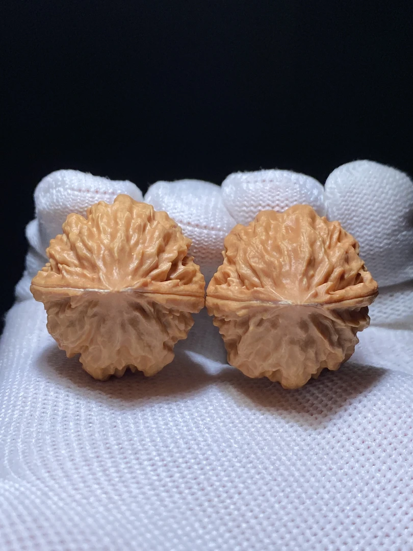 野生精品手捻玉玲珑