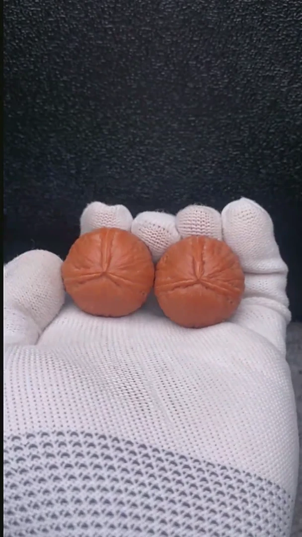 【闪购商品】文玩核桃把件三棱球奔