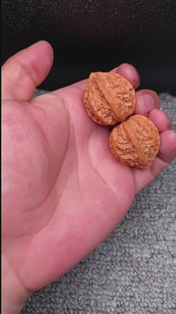 【闪购商品】文玩核桃手串秋子京八棱