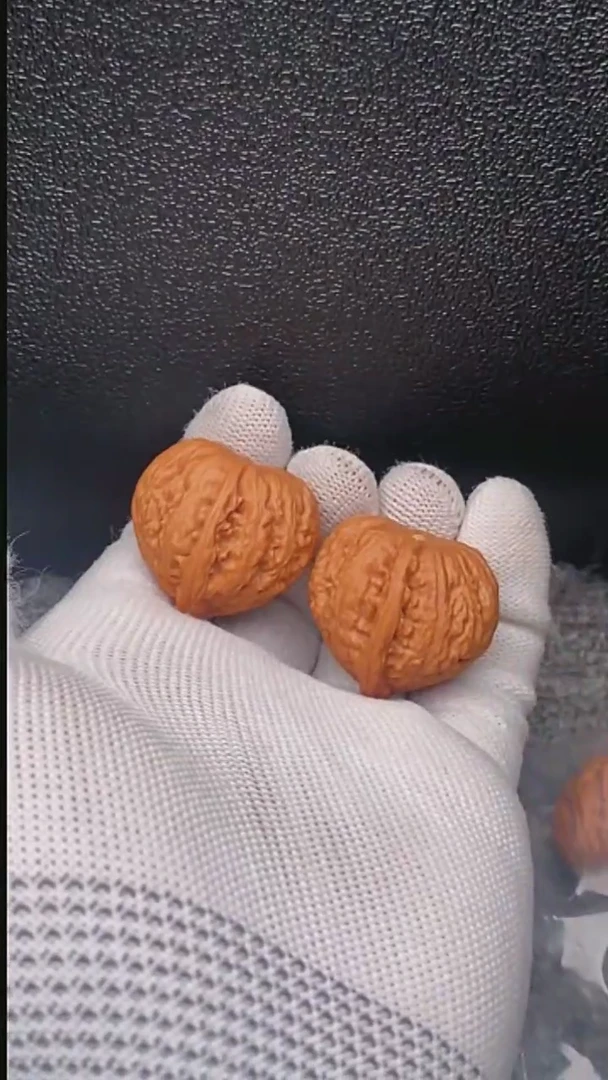 【闪购商品】文玩核桃把件胭脂