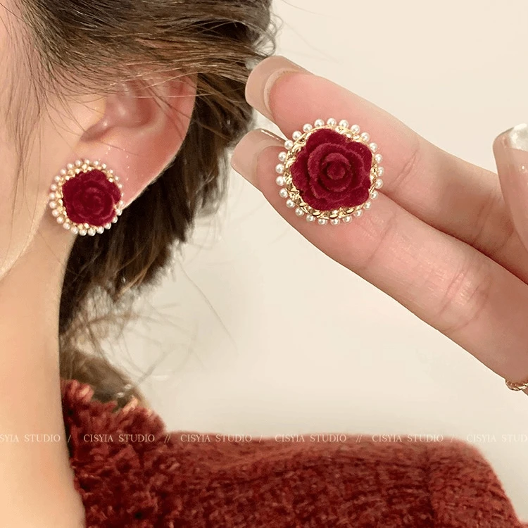 铜合金耳饰 红色植绒花朵耳钉女复古轻奢高级感小众独特气质耳环