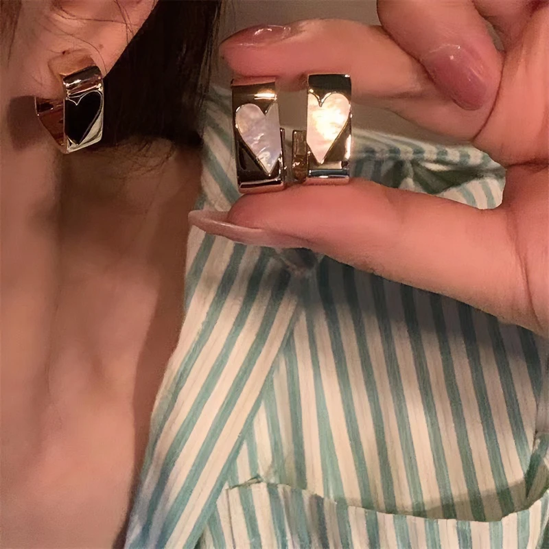 合金耳饰 轻奢法式时尚小众耳钉气质名媛风耳环潮圆脸耳饰品女