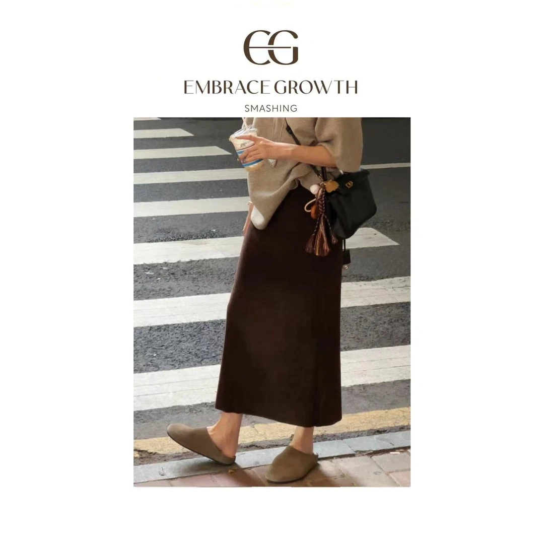 灯芯绒半裙/EMBRACE GROWTH/简约小众竖条纹灯芯绒直筒裙 24CQ002