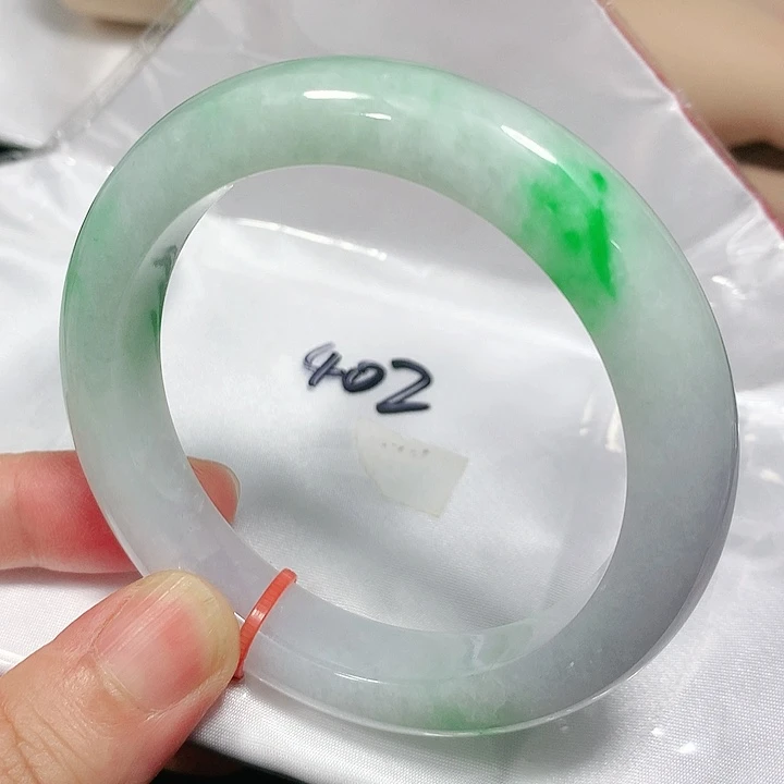 翡翠手镯未镶嵌翡翠手镯