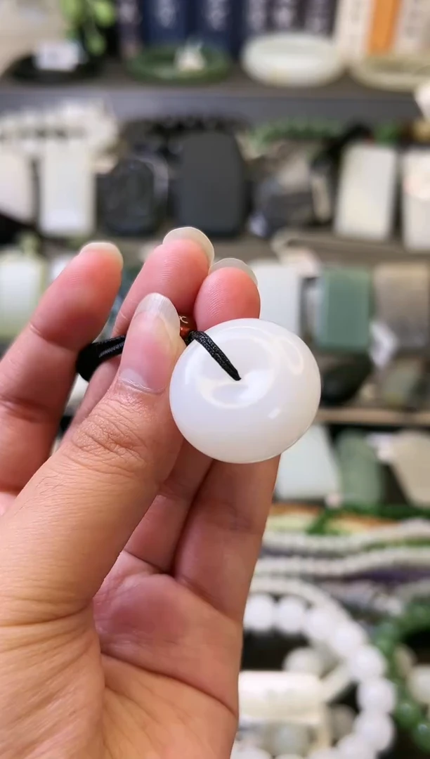 【闪购商品】和田玉吊坠未镶嵌平安扣