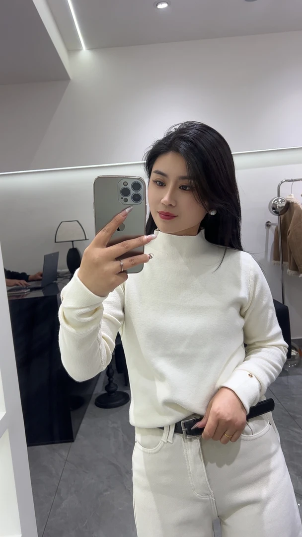 露露家 半高领针织打底衫