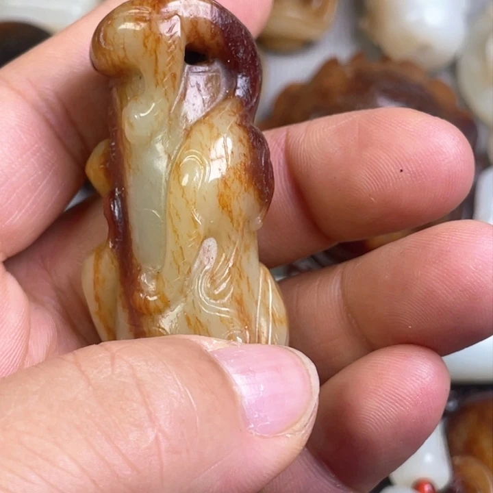 和田玉颈饰未镶嵌大*
