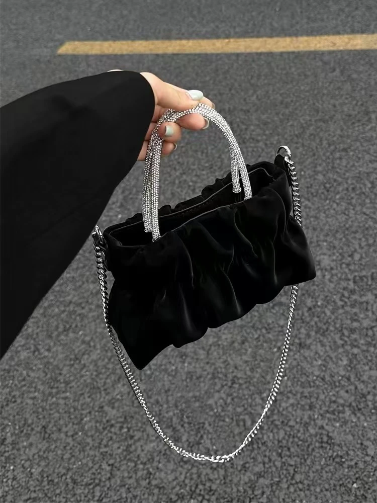 包包女2025新款秋冬时尚百搭名媛褶皱斜跨单肩高级手机挎包女款