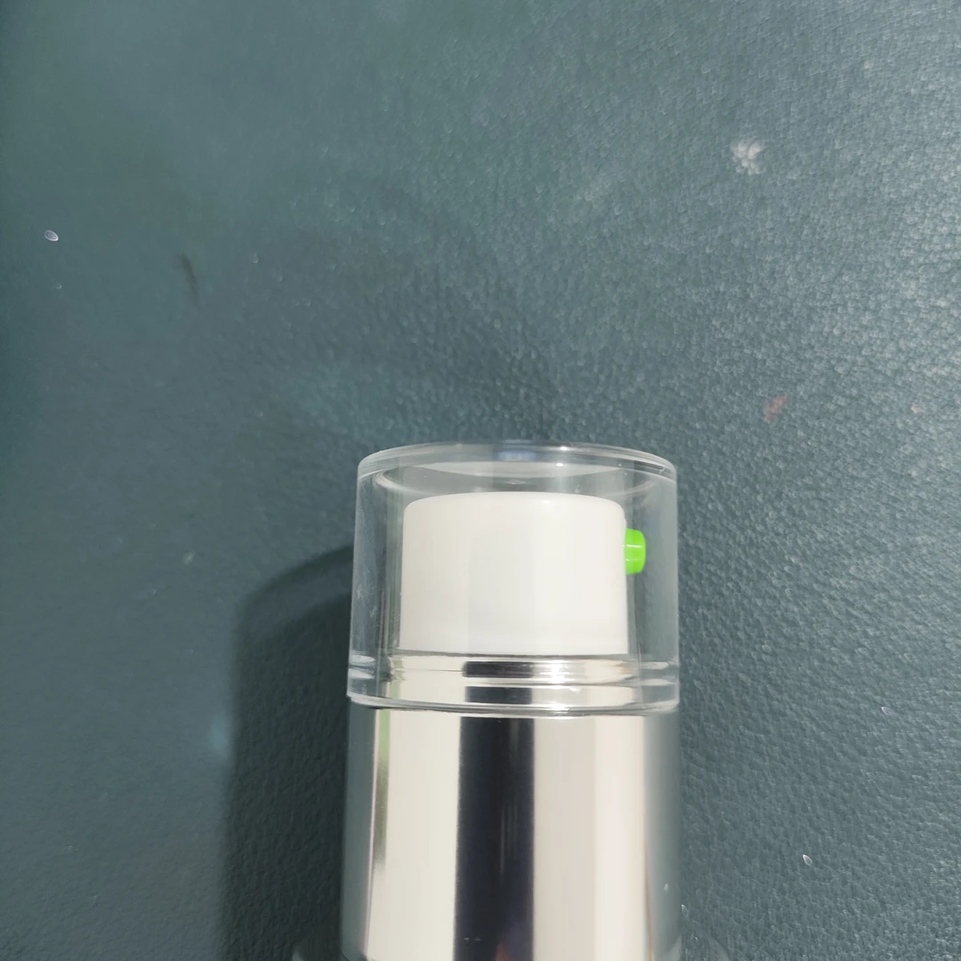 倩 镭射瓶子的精华50ml