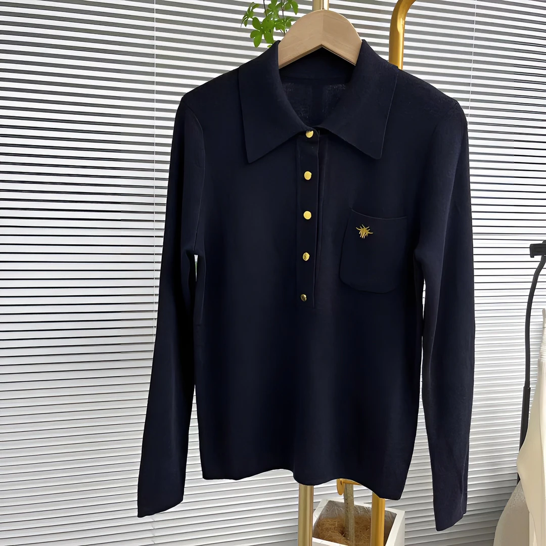 早春新款蜜蜂刺绣时尚百搭长袖套头单排扣POLO领气质针织上衣