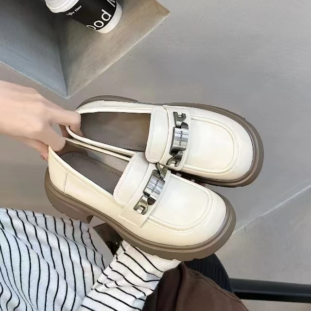 乐福鞋女新款配裙子英伦风休闲百搭粗跟小皮鞋6783