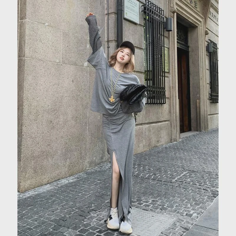 秋季休闲套装女新款灰色烫钻拼接长袖T恤修身开叉针织长裙两件套