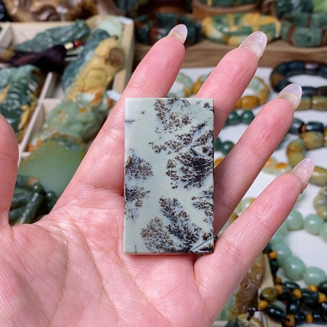 【闪购商品】透闪石质玉吊坠未镶嵌