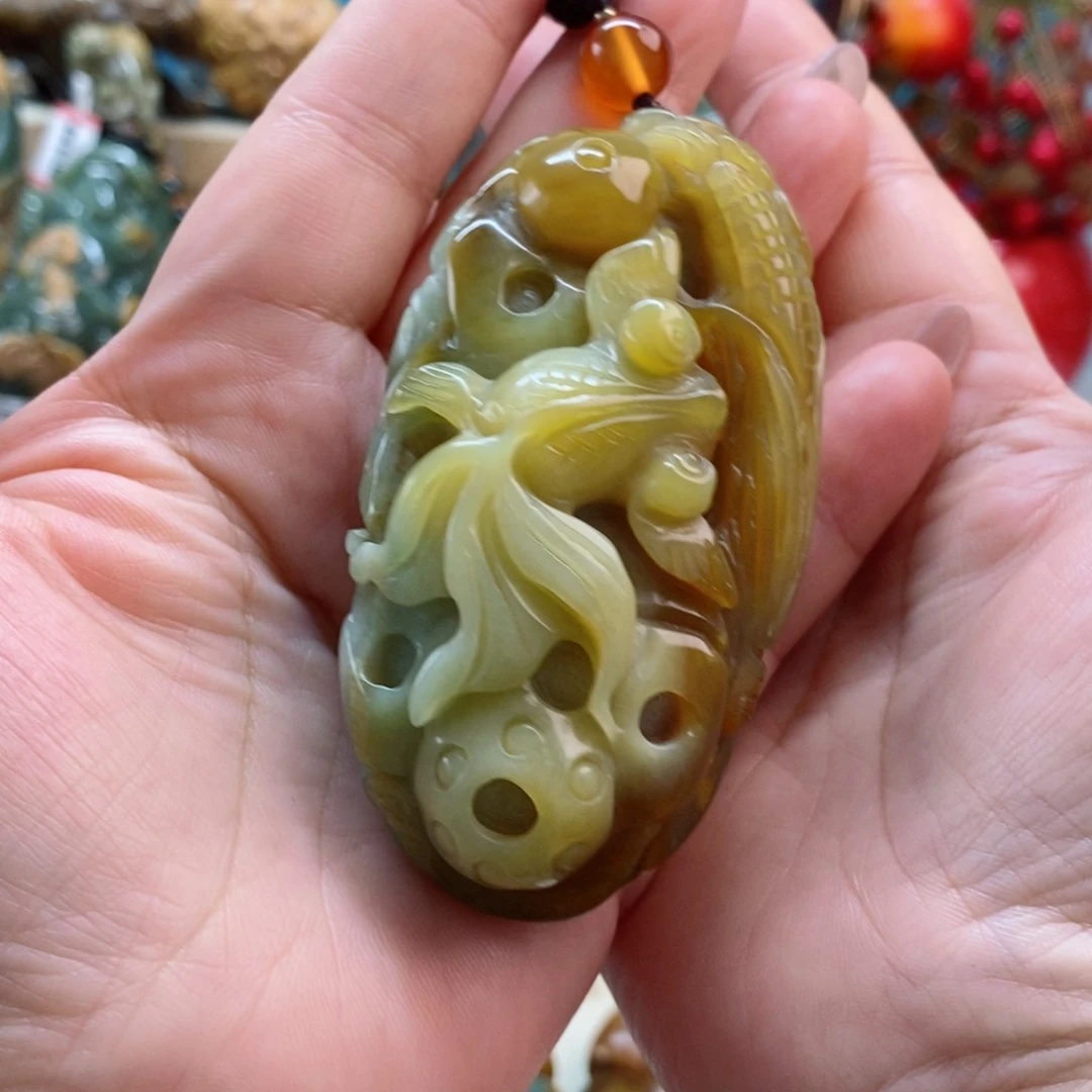 蛇纹石玉手把未镶嵌游**族