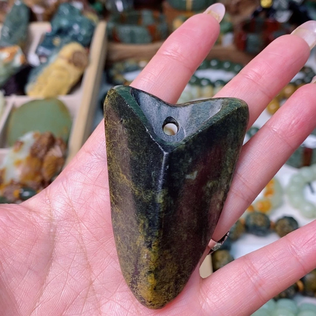 【闪购商品】透闪石质玉手把未镶嵌