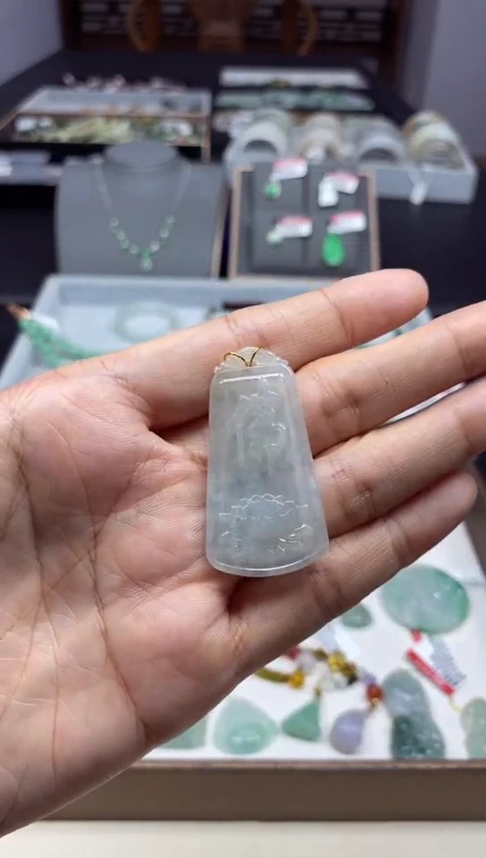 【闪购商品】翡翠颈饰未镶嵌莲花福牌