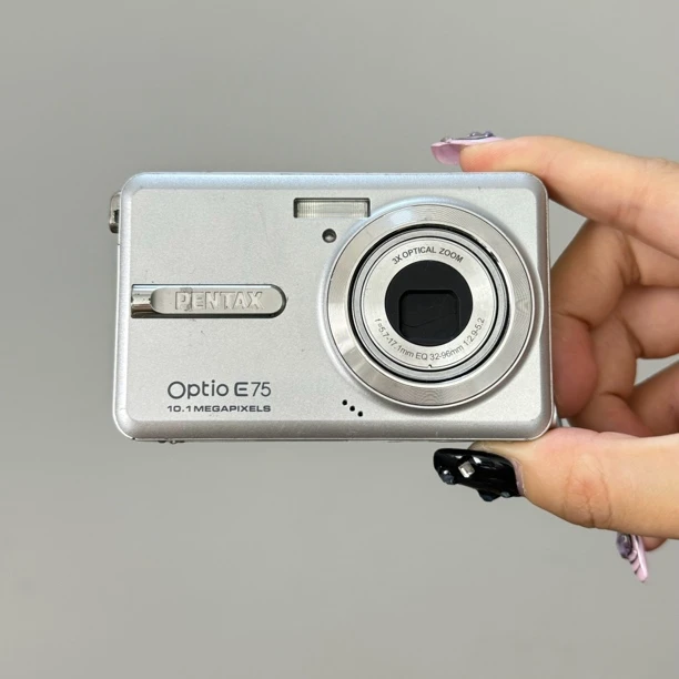 9新 Pentax/宾得 E75 1010万像素 3倍变焦 出片清透冷白皮