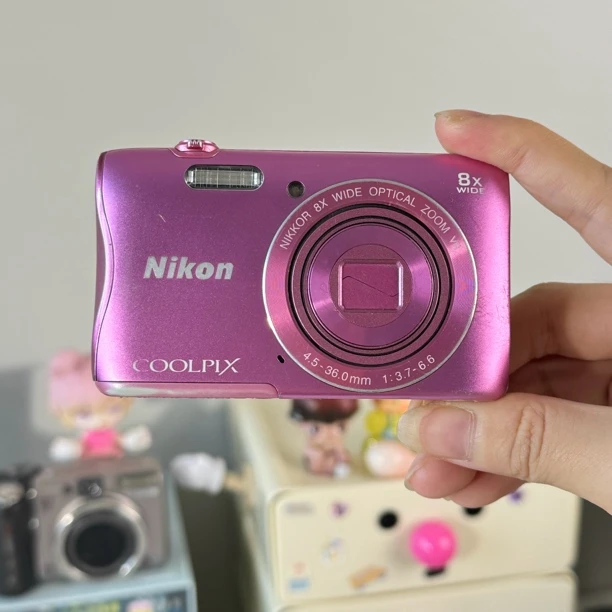 9新 Nikon/尼康 S3700 2000万像素 8倍变焦 出片冷白柔焦