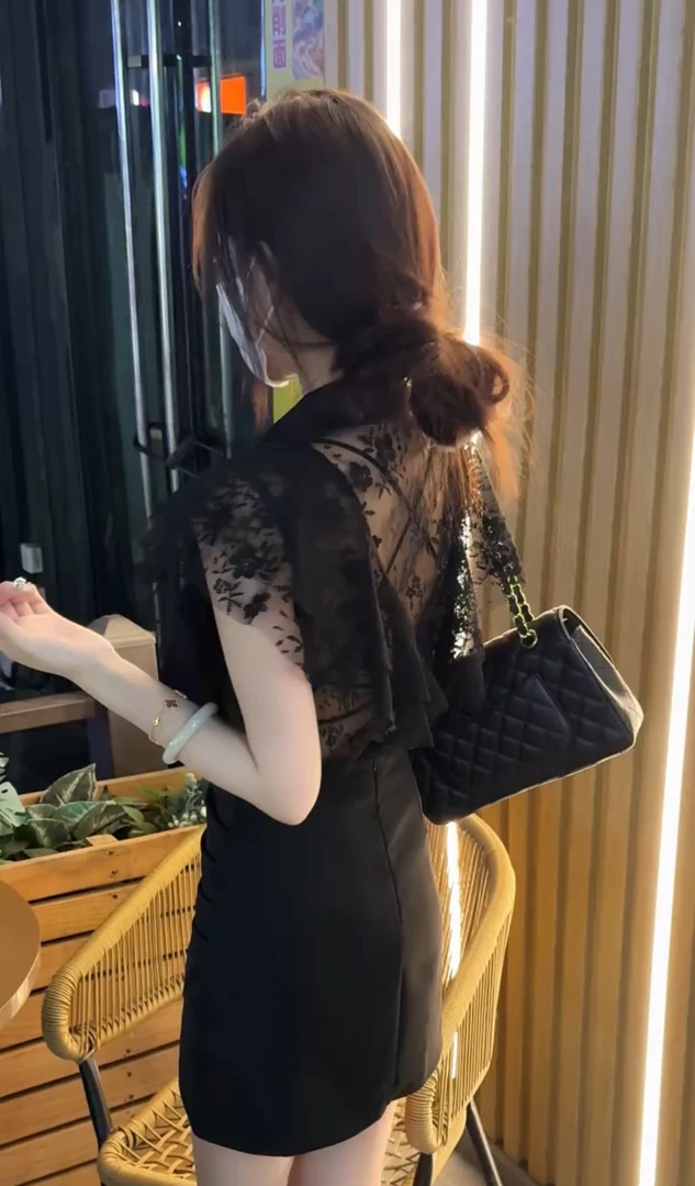 欧洲站夏季新款时尚赫本风高级感飞飞袖透视花边蕾丝衫宽松衬衫女