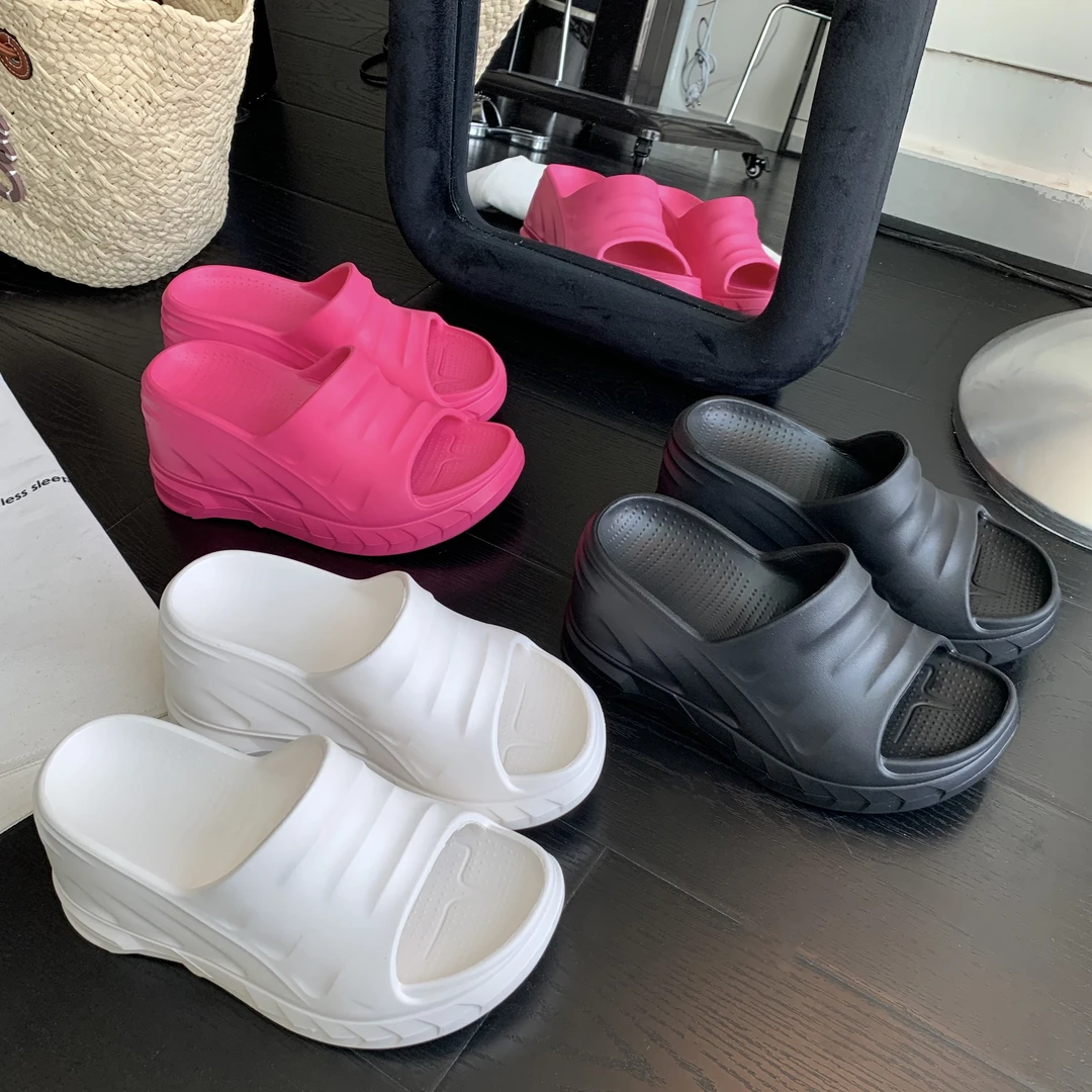 原小白白 增高9cm休闲显瘦坡跟松糕厚底一字拖鞋女凉拖外穿夏季