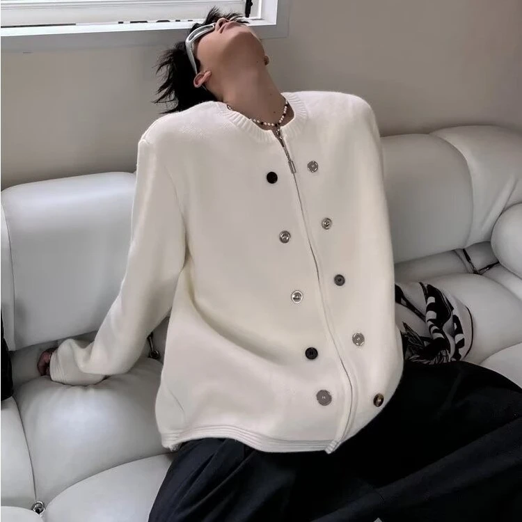 秋冬季新款小众设计感宽松针织开衫纽扣装饰纯色圆领毛衣外套男女