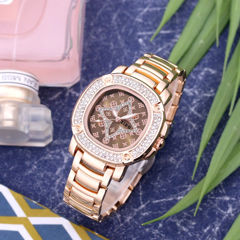 新款精致四叶草时尚钢带百搭轻奢潮流气质奢华女士腕表