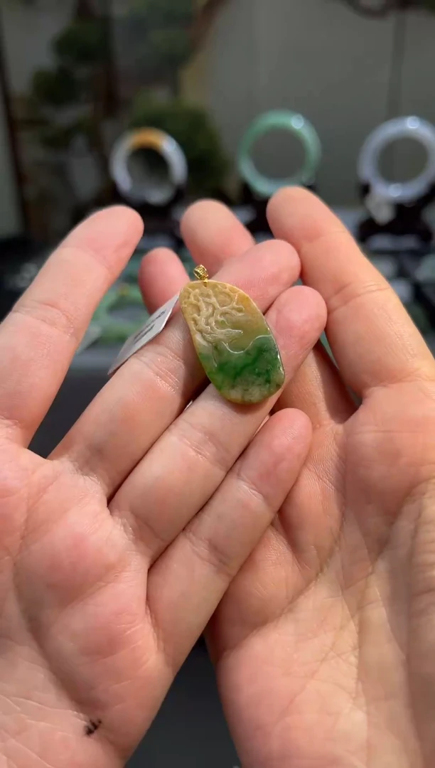 【闪购商品】翡翠颈饰18K金镶嵌鹿牌1