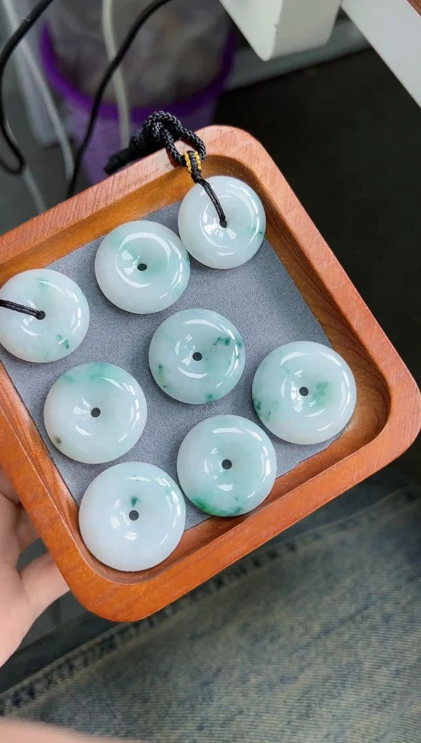 【闪购商品】翡翠颈饰未镶嵌平安扣1（多样性发其一）