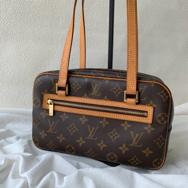 95新 LouisVuitton/路易威登 单肩中号开口笑