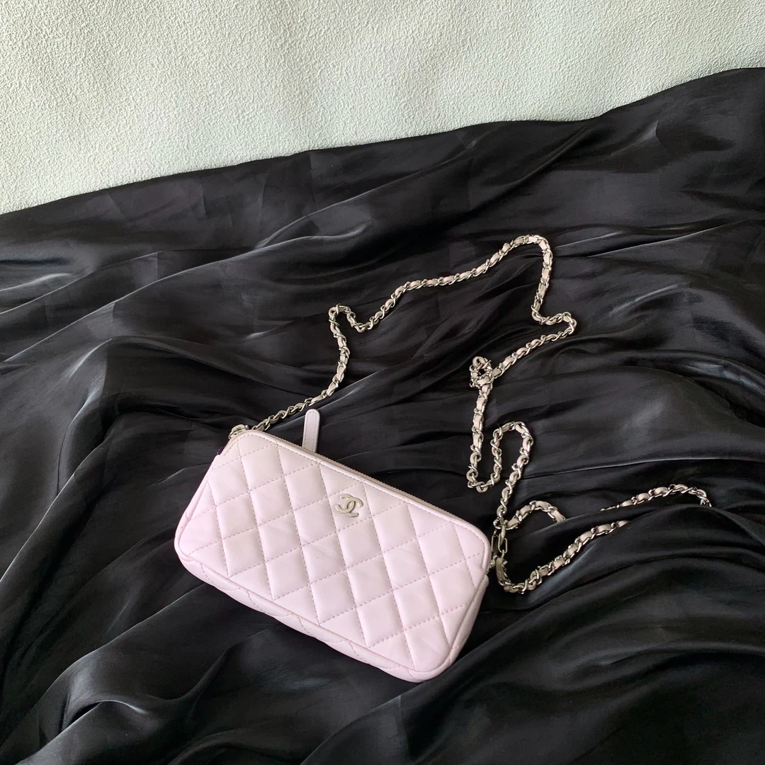 95新 Chanel/香奈儿 奶粉色菱格皮穿链斜挎包