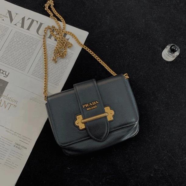 95新 Prada/普拉达 时尚百搭链条斜挎包