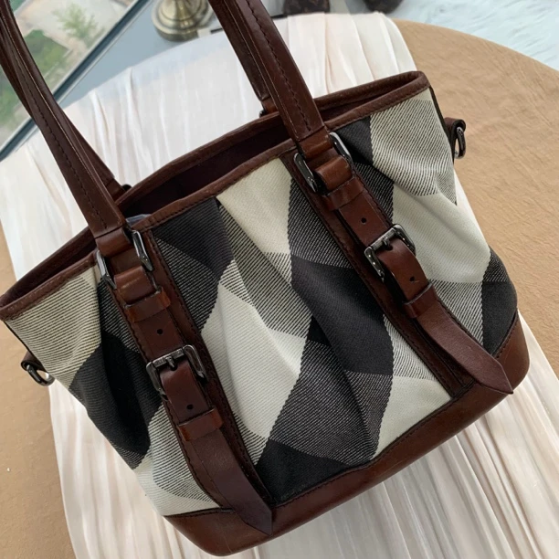 95新 BURBERRY/博柏利 经典格纹单肩手提斜挎托特
