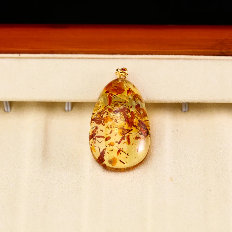 18k金镶花珀吊坠 发多样性 发其一LHLCC0102207