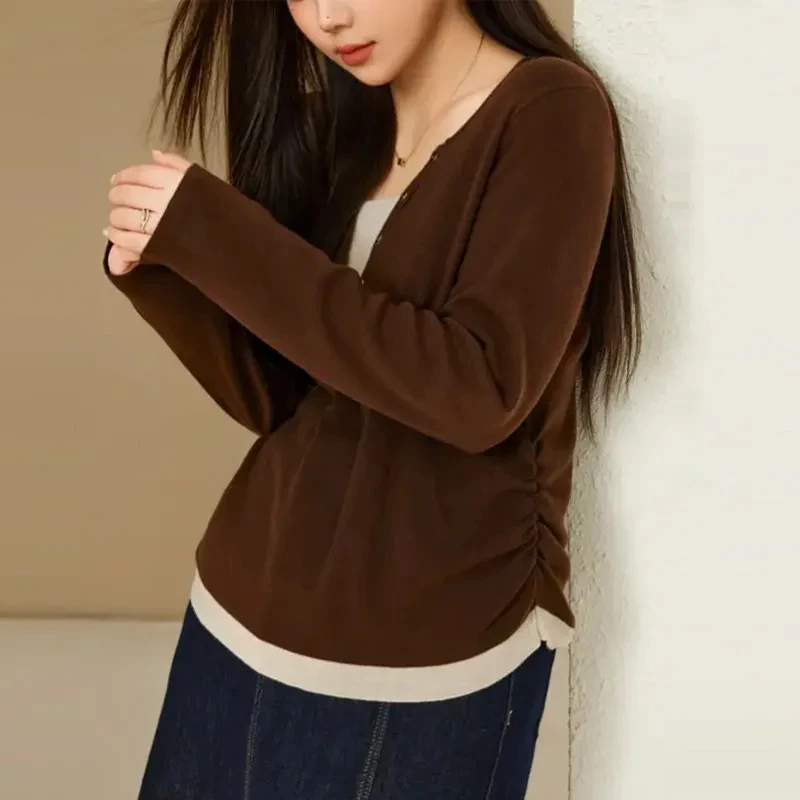 大码女装胖mm秋装新款宽松撞色假两件长袖显瘦设计感正肩遮肚上衣