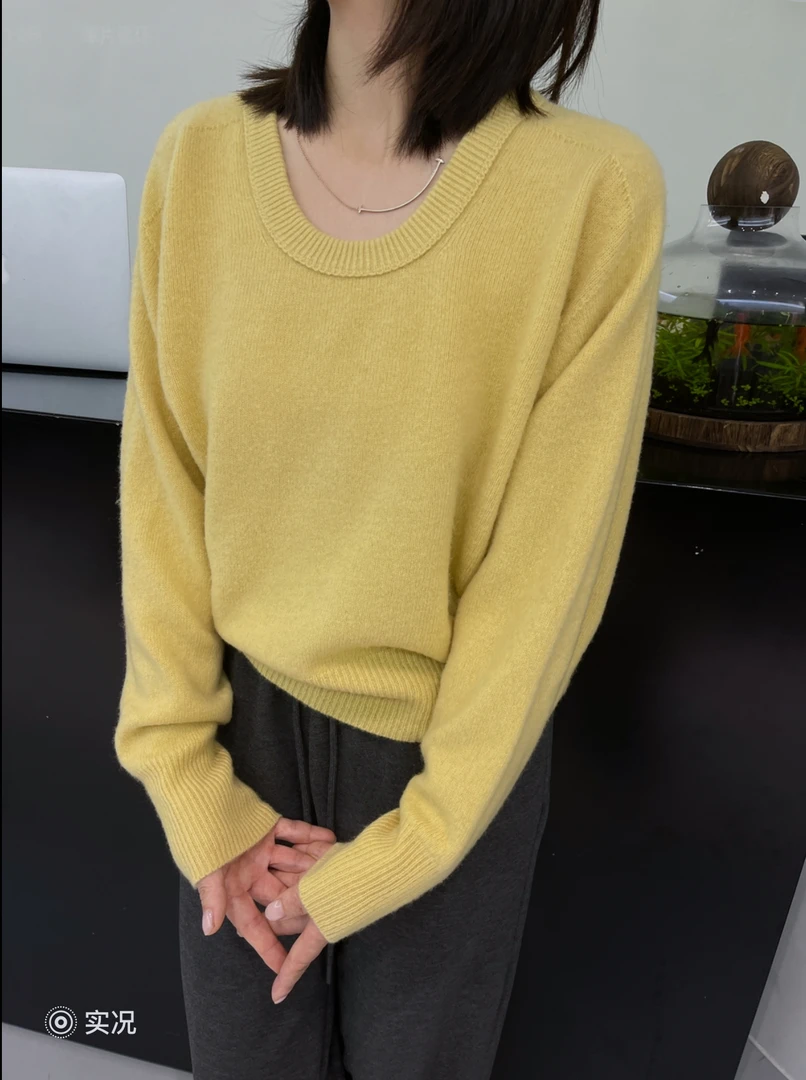 秋冬U领显瘦羊毛衫