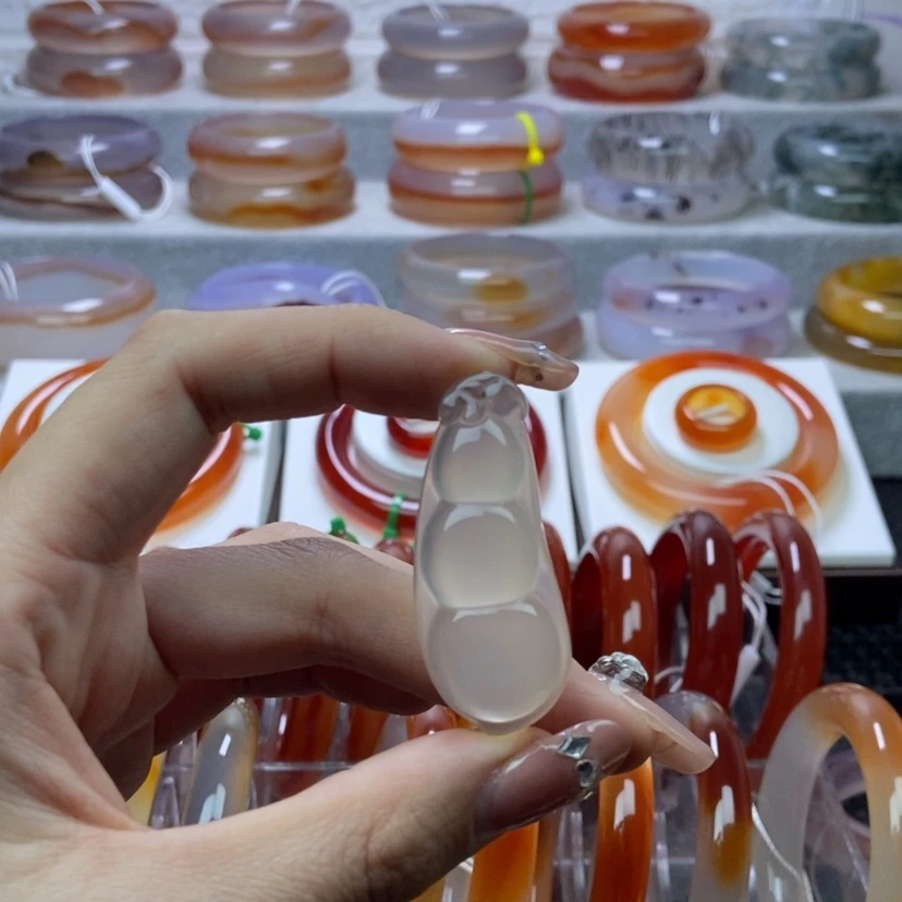 【闪购商品】玛瑙/玉髓手镯未镶嵌余***你