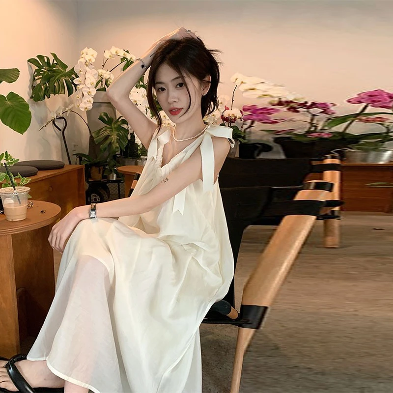 2023新款2023新款法式温柔风吊带连衣裙女夏季海边度假沙滩裙小众