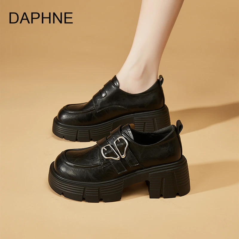 达芙妮2025秋季新款简约爱心软底小皮鞋轻便风耐磨防滑轻便乐福鞋