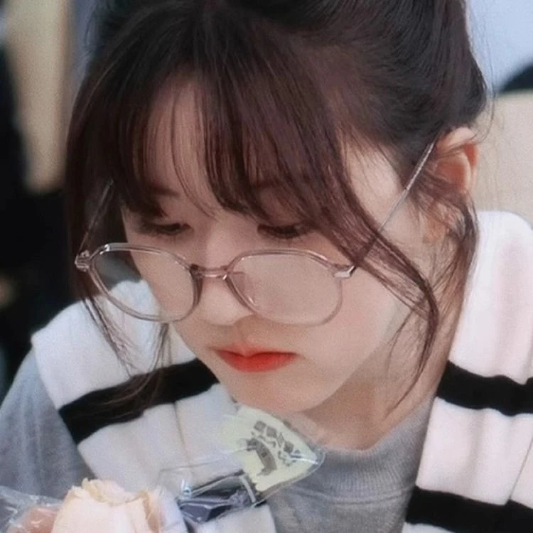 不挑脸型近视眼镜女赵露思同款多边形韩系素颜显白显瘦学生平光镜