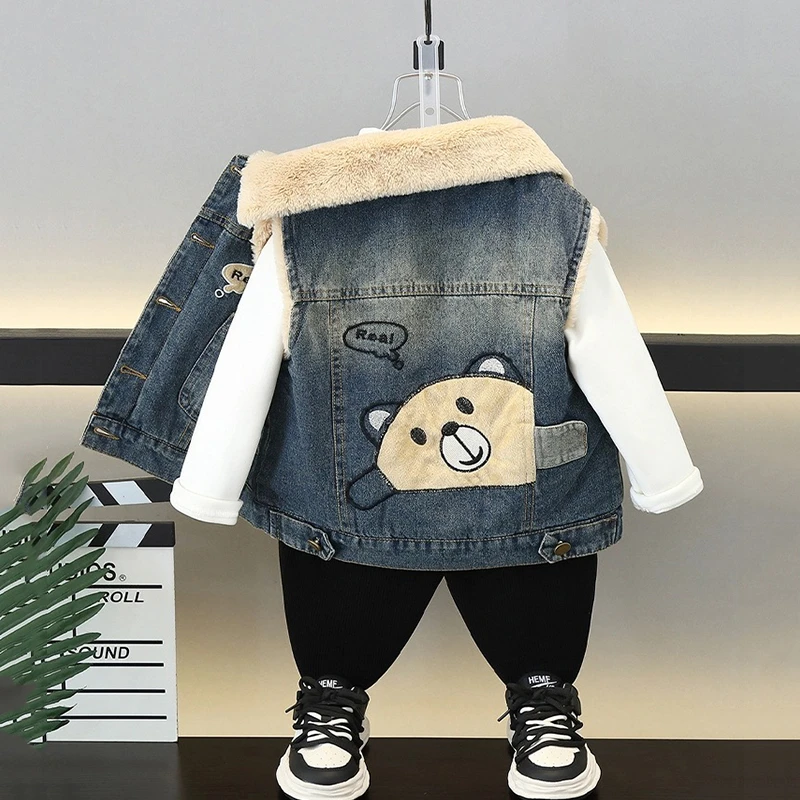 男童加绒加厚牛仔马甲2025儿童新款男宝卡通刺绣保暖坎肩背心洋气