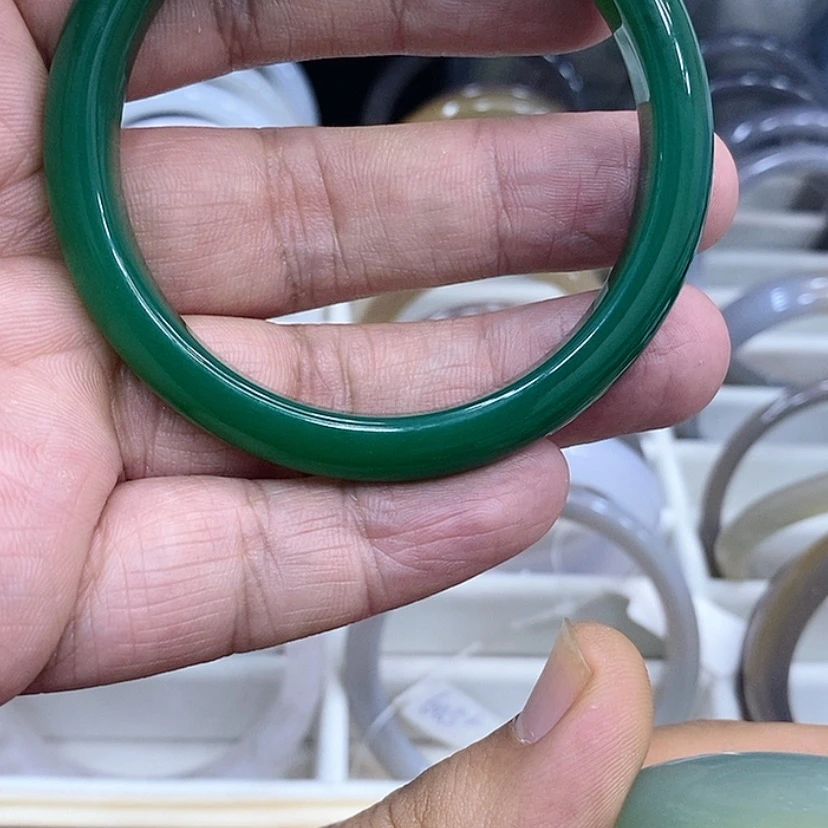 【闪购商品】玛瑙/玉髓手镯未镶嵌初**?