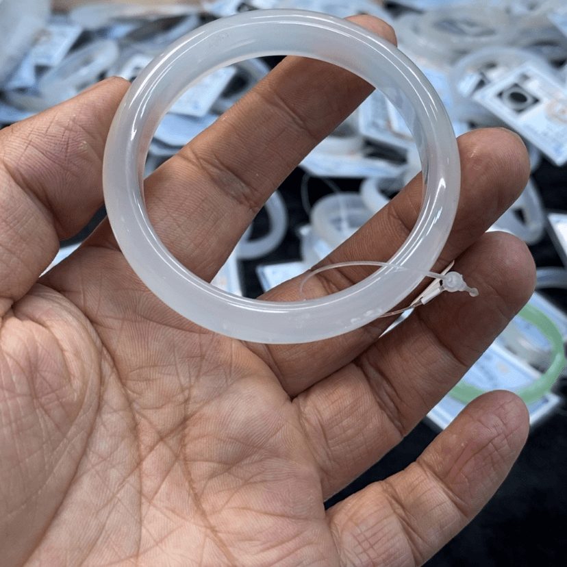 【闪购商品】玛瑙/玉髓手镯未镶嵌疏****点