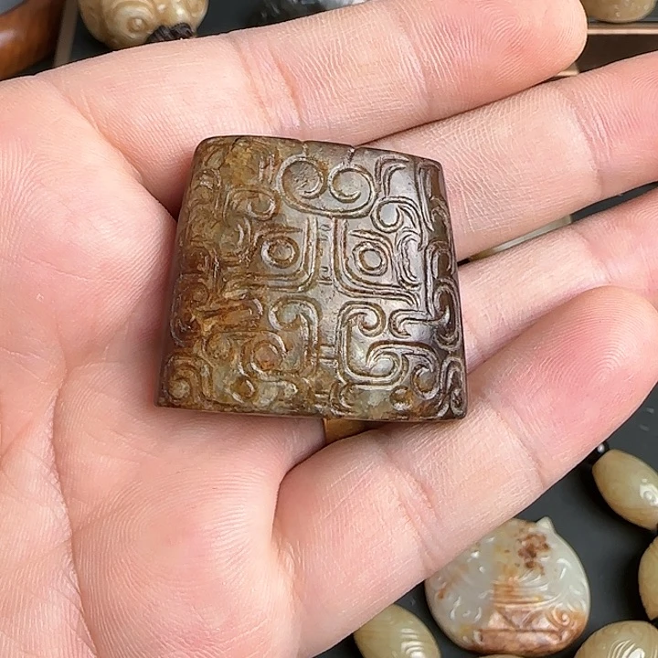 和田玉（糖玉）车挂未镶嵌无**风