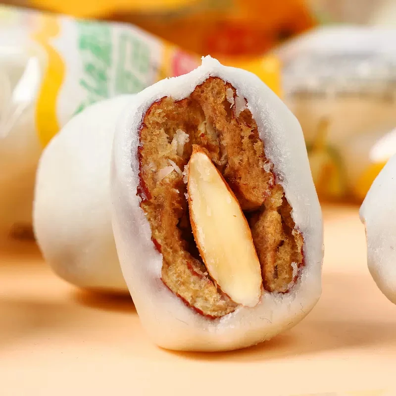 巴旦木榴莲奶枣夹心新疆奶枣网红奶枣独立小包装解馋零食榴莲香甜