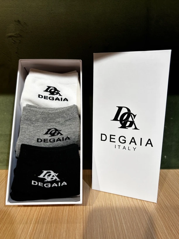 高品质欧货袜子五双装男士休闲时尚吸汗防臭棉袜子礼盒装